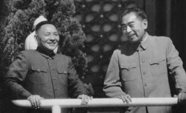 女儿问邓小平：这一辈子和谁关系最好？邓公：就他们仨