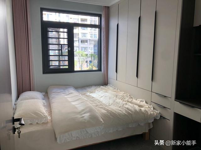 花30w装修新居，电视墙不做任何造型，一家人入住享用新生存