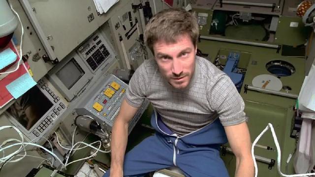 悲催的航天员：还在天上国家没了，在外太空飘311天，最后怎样？
