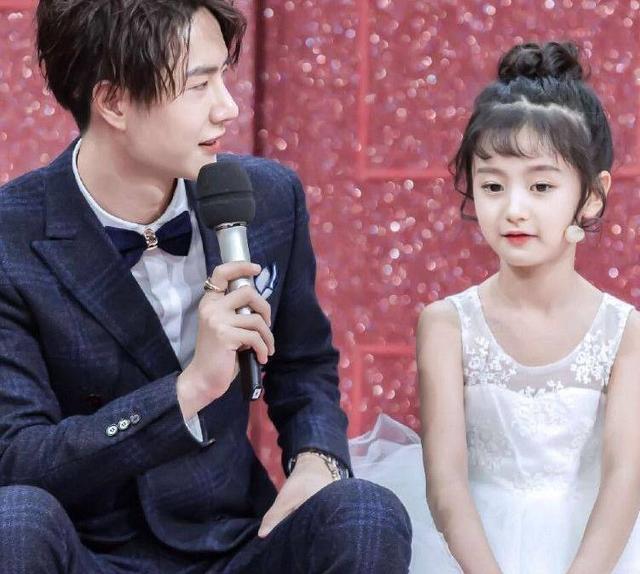 10朵“00后小花”就位，谁能成为新版国民妹妹？各有各的“门道”