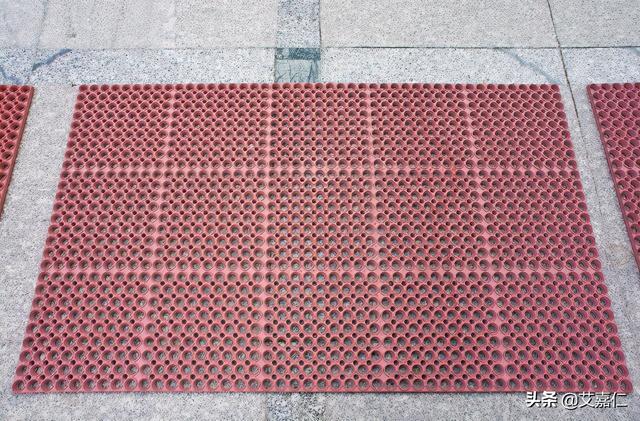 艾嘉仁老年人冬季洗澡的正确打开方式