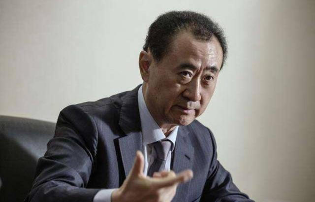 同是房商不同结局，王健林全身而退获上千亿，许家印却欠债5700亿