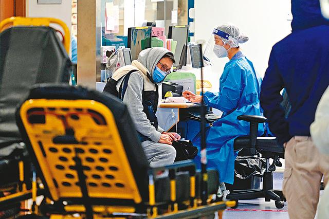 疫情汹汹！为何医管局“黄医护”还要拒绝祖国的支援呢？香港医院外的这一幕让人心酸！风雨无阻，他们来了