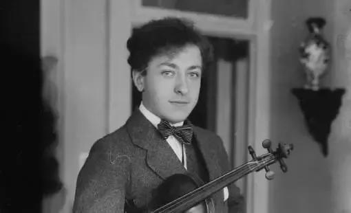 音乐大师的童年会好吗：每一代父母都逃不掉鸡娃的宿命