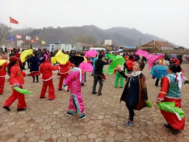 辽宁皇族村：村民是满清皇室正牌后裔，生活起居仍保留当年习惯
