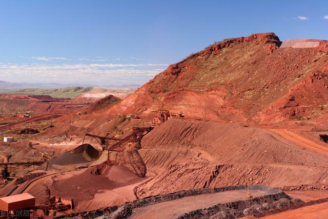 人均GDP最高的10个国家，他们分别靠什么产业赚钱？