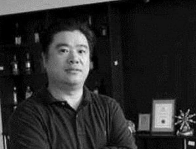 王敏：温州“皮革大王”，为夺亿万资产，家人联手送他进精神病院