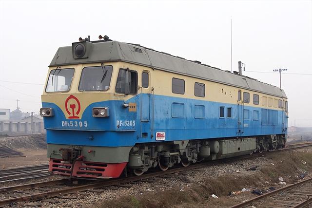 中国铁路机车简介(我国铁路机车车辆工业发展过程)-锐牛沃德讯息网