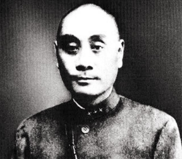 刘文彩最后的日子，房檐飞来几只乌鸦，下人驱赶却被他阻止：罢了