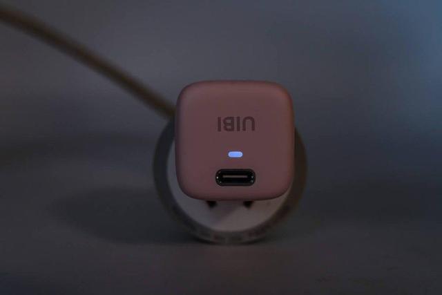 苹果13电源线（苹果13电源线可以连充电宝吗）