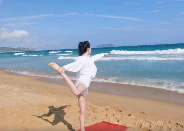 迪丽热巴的舞蹈视频大全(迪丽热巴舞蹈慢动作教学)