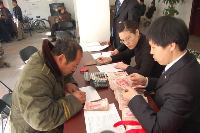 我，生于农民家庭，做了17年公益律师，专为农民工打官司