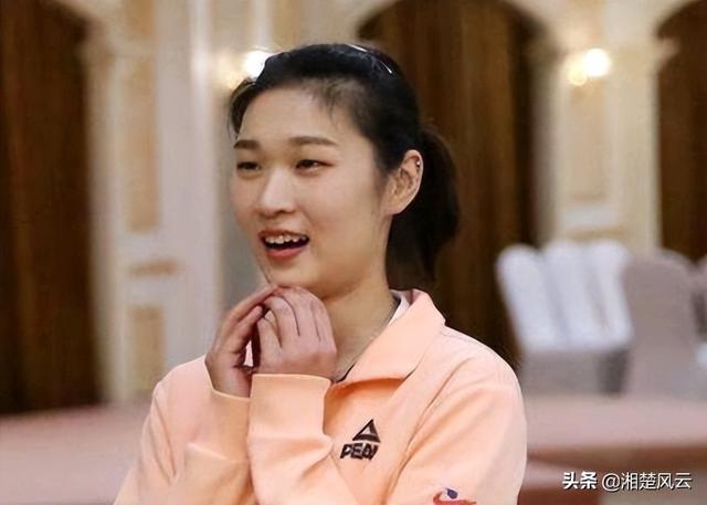 她曾是中国女排主力，甜美小可爱，表现不佳遭网暴，恐难回国家队