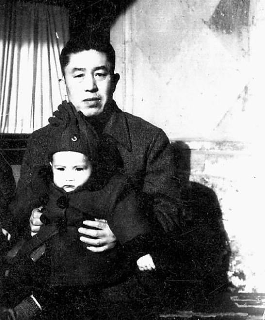 83年前妻陈碧莲想要复合，郑洞国婉拒：我的工资，还不够她花10天