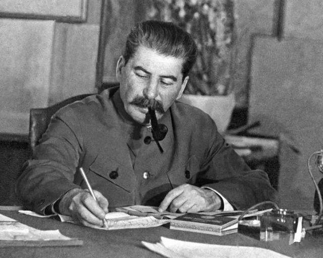 1949年，毛主席访问苏联，交代厨师：苏联送死鱼就扔出去，换活鱼