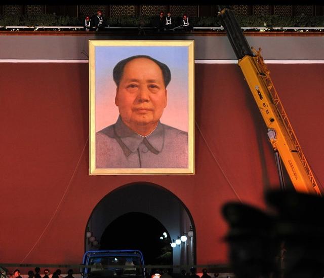 天安门毛主席画像是否永远保留？早在1980年，邓小平便给出了答案