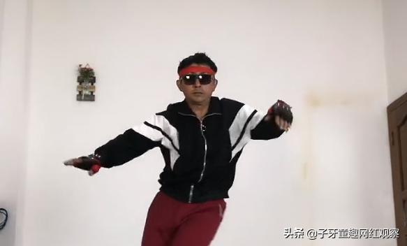 余选明 45岁修理工自学霹雳舞5年 能与迈克尔杰克逊一决高下 新闻时间