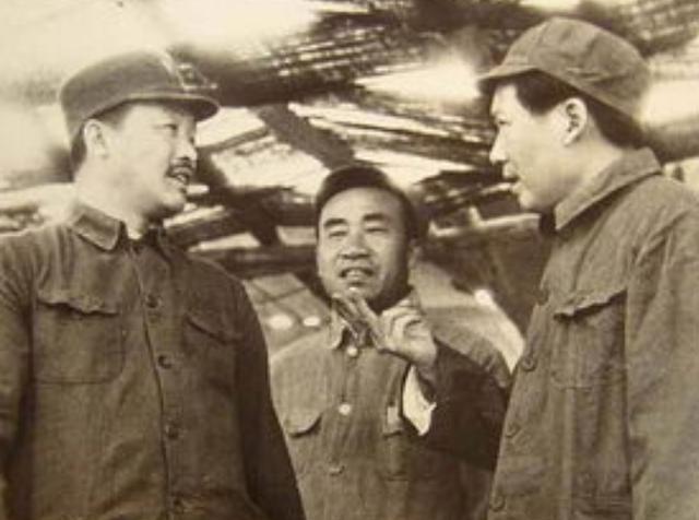 朱德位列十大元帅之首，授衔编号却是004，那么001号究竟给了谁？
