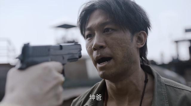 特战荣耀：燕破岳被俘，一个举动暴露卧底，无意间帮了刑天两个忙