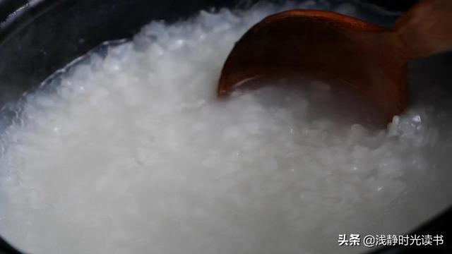 人到中年，4个地方不宜久留，早点回家才是明智之举