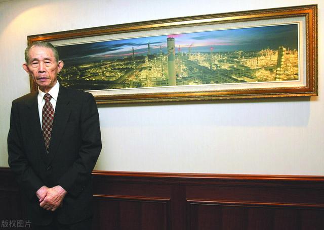 中国神秘又豪门的十大家族：荣氏家三代都是首富，资产超万亿