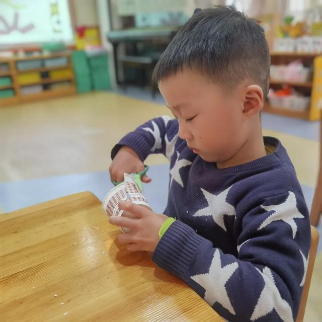 【校园动态】拾贰月Shi |小一班——“童趣风车里”创客课程故事