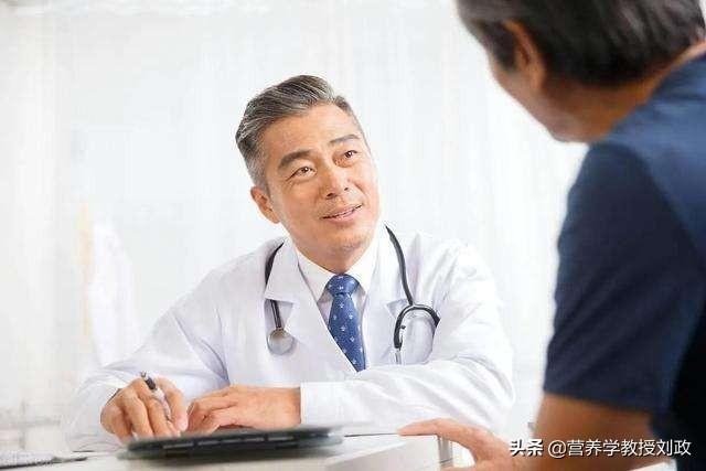 血压高对老人威胁大，合理饮食能降低脑中风和心肌梗死的发生风险