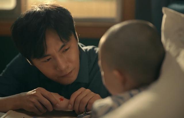 秦昊《亲爱的小孩》今晚央八开播，8位实力派坐镇，有爆款潜质