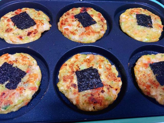 冬天多给孩子做海苔豆腐鲜虾饼，味道鲜美营养高，做法不难