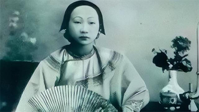 马步芳逃往沙特，看上17岁侄女，威胁堂弟：若不嫁女，全家活不成
