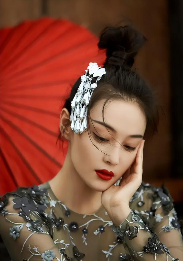 张馨予：因一块石头成“全网笑话”，嫁给何捷后她“重获新生”