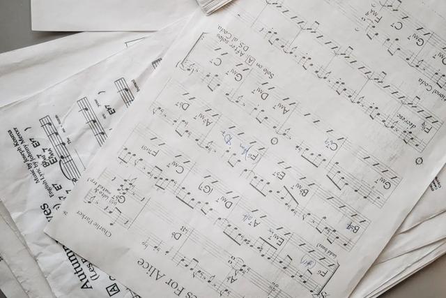 华语乐坛完蛋了？闲鱼上的做歌“枪手”，400元包词曲