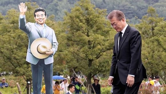 文在寅：11年孤胆复仇，将朴槿惠李明博送进监狱，难逃青瓦台魔咒