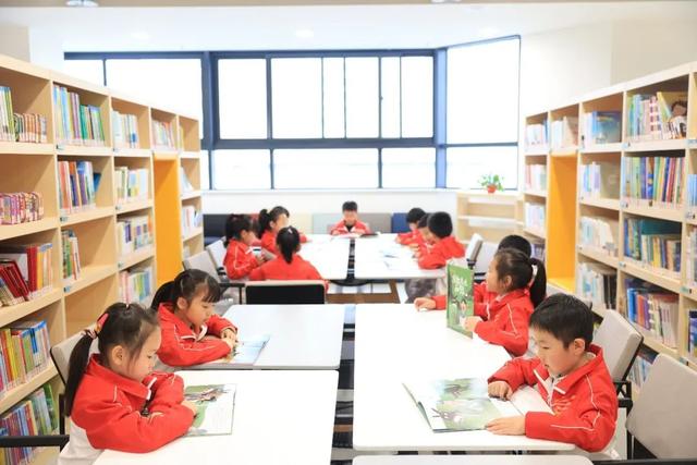 西安高新区第三十一小学：诵经典睿智 吟诗书气华