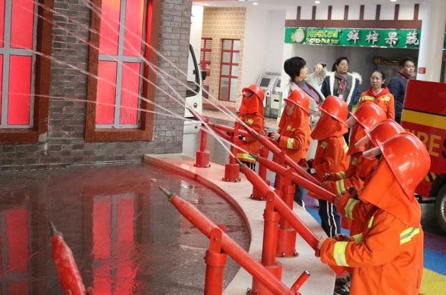 梦想小镇亲子时光初体验丨陪伴是给孩子最好的教育！