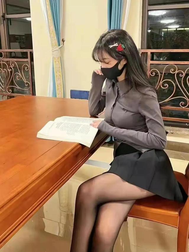 抖音一句最虐心的话：你我之间山南水北，想抱抱你也没有机会