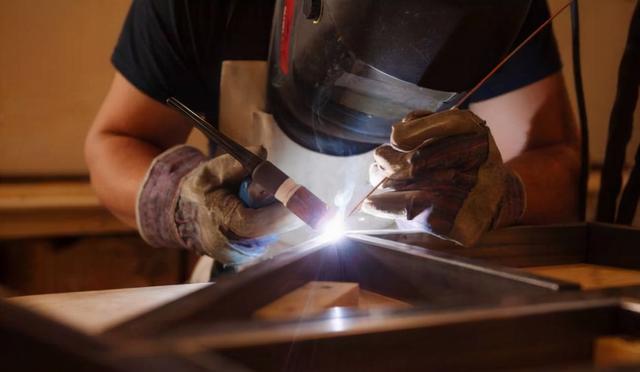 三一重工梁稳根：农村出身到身价700亿，带领中国重工走向世界