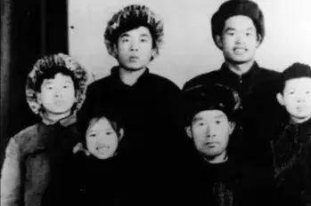 父母都是文盲的梁晓声，是如何在68岁写出了《人世间》