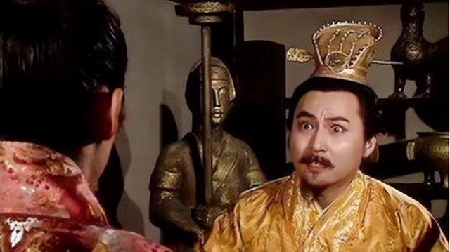 为何曹丕只活了40岁，看看曹操死后他做了什么？色是刮骨刀