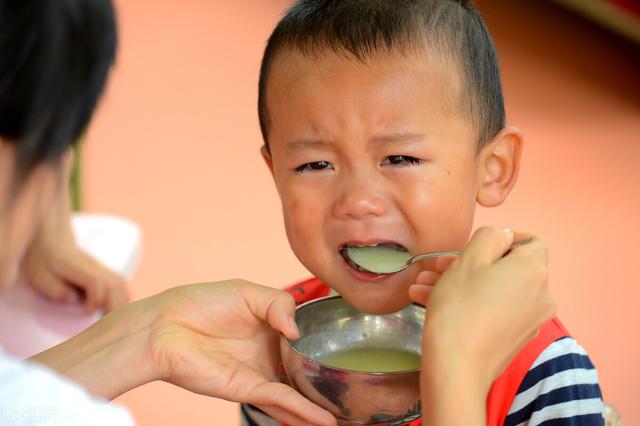 孩子不爱吃饭，可以吃蒸水果吗？蒸水果对孩子有利还是有害呢？