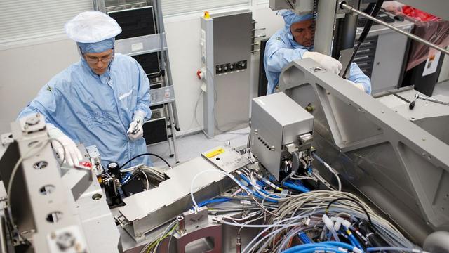 美半导体又出幺蛾子，12家中企被列入“黑名单”，理由如出一辙