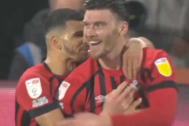 1-0绝杀后！球迷疯狂庆祝英超升级，附加赛只剩2席位，4队竞争