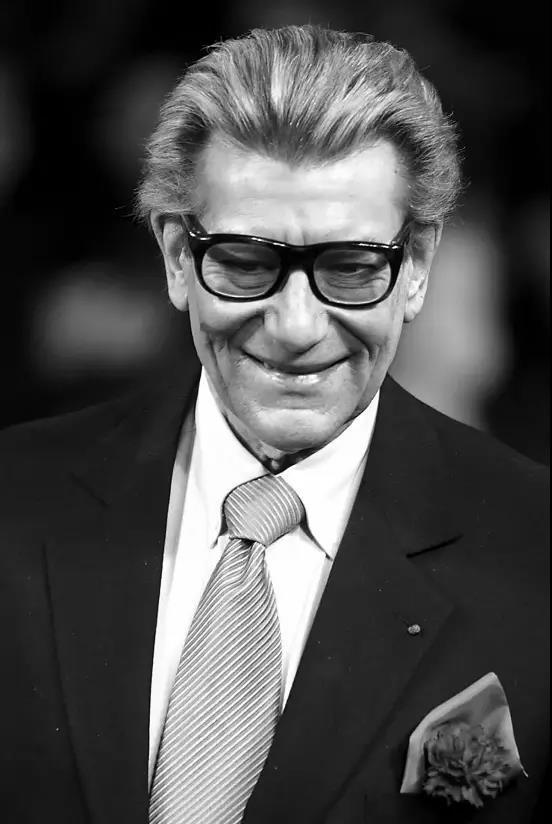 yves saint laurent伊夫圣罗兰先生,1936年生于阿尔及利亚,原为迪奥