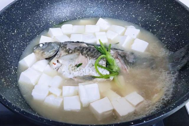 春季湿气重，建议多吃“3菜2豆2肉”，少吃2果，健脾祛湿健康过春