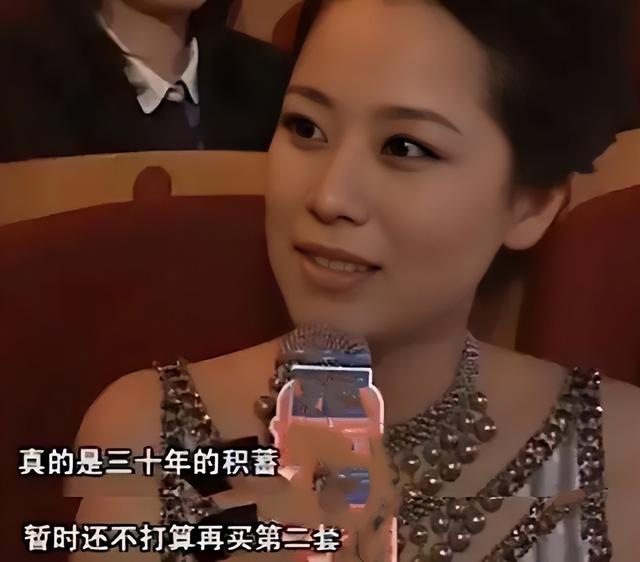 在颁奖礼上说自己“便宜好用”的海清，生活中是个怎样的人？