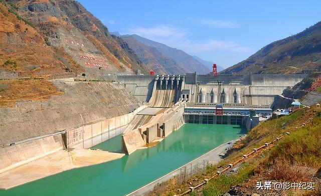 最惨中国首富李河君，20分钟亏损千亿，刚当首富3个月就落下神坛