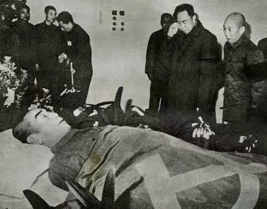 周总理一生七个整十岁生日都是怎么过的？