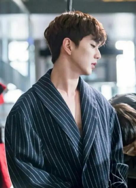 韩国男明星大全长发(韩国男明星大全40岁)-星座梦城