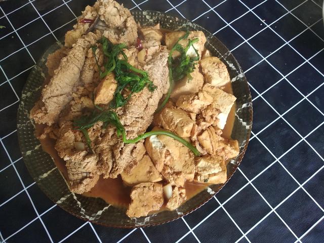 人过中年以后，建议常吃这4种食物，腿脚有劲易消化，别不懂吃