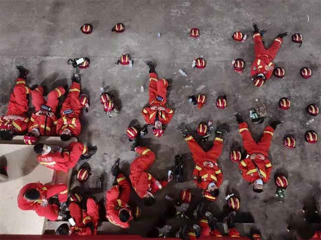东航坠机后，从这些感人的故事中，我看到了：中国人的善良和团结